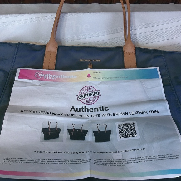 EC Michael Kors Kelsey Navy Nylon Lg Tote Leather Trim GoldTone Accents COA Inc - Picture 2 of 16